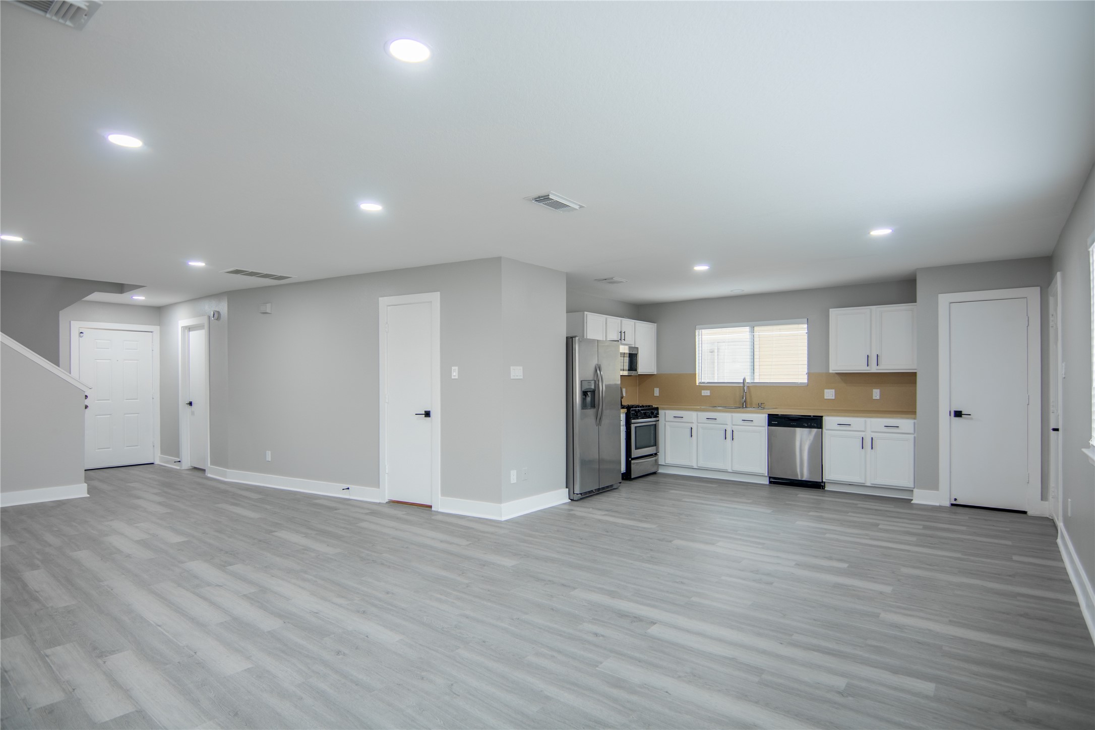 20911 Young Meadow Property Photo 6
