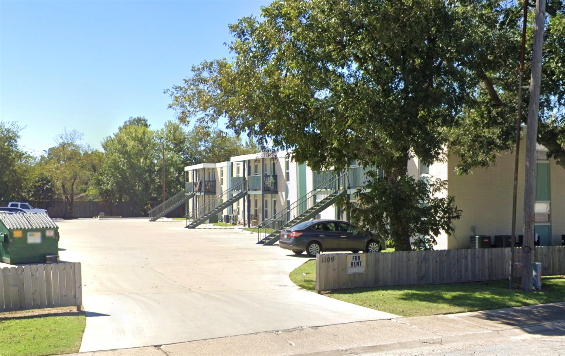 1109 E North Street 20 Property Photo 4