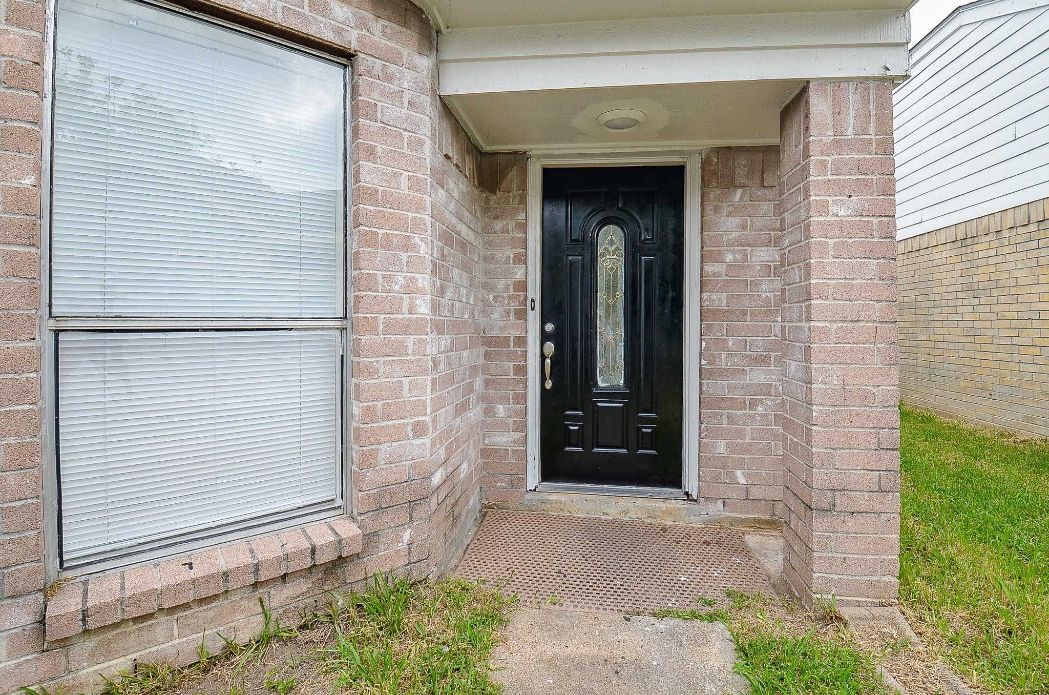 11818 Spring Grove Dr Property Photo 2