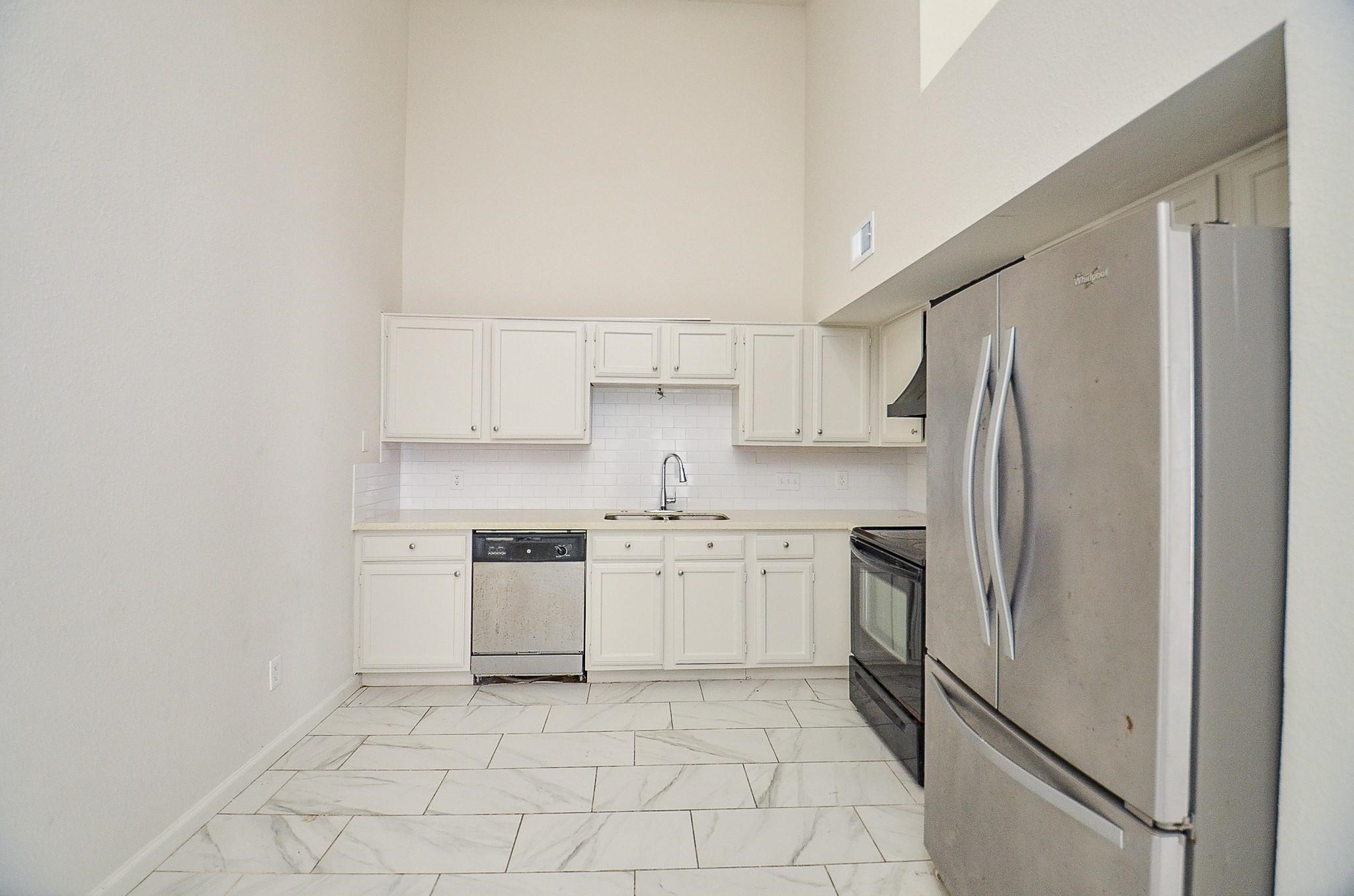 11818 Spring Grove Dr Property Photo 6