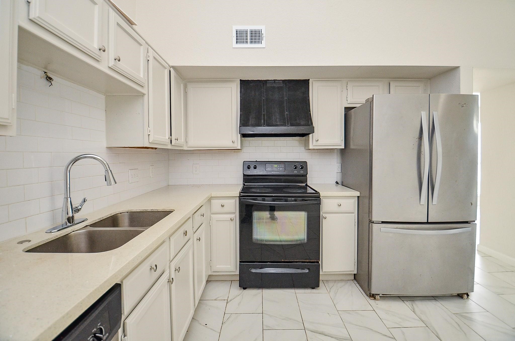 11818 Spring Grove Dr Property Photo 7