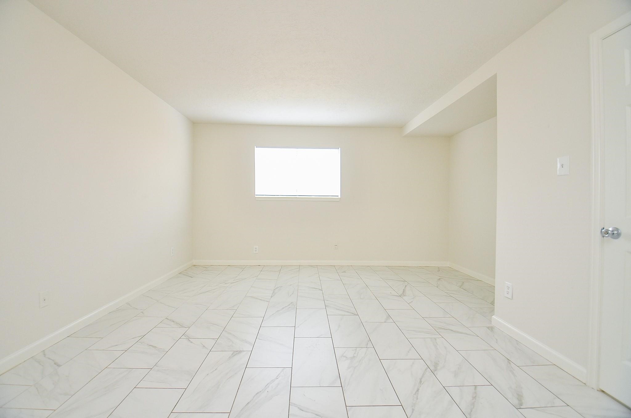 11818 Spring Grove Dr Property Photo 8