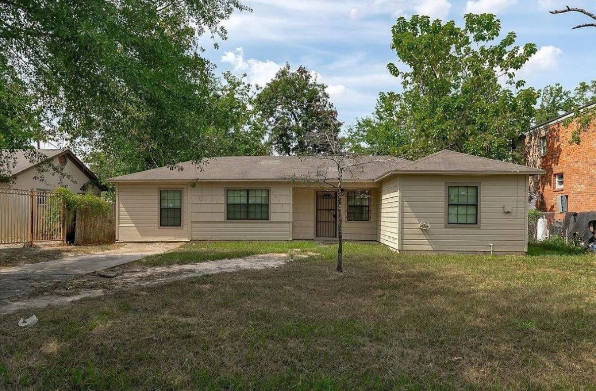 9033 Oak Knoll Lane Property Photo 1