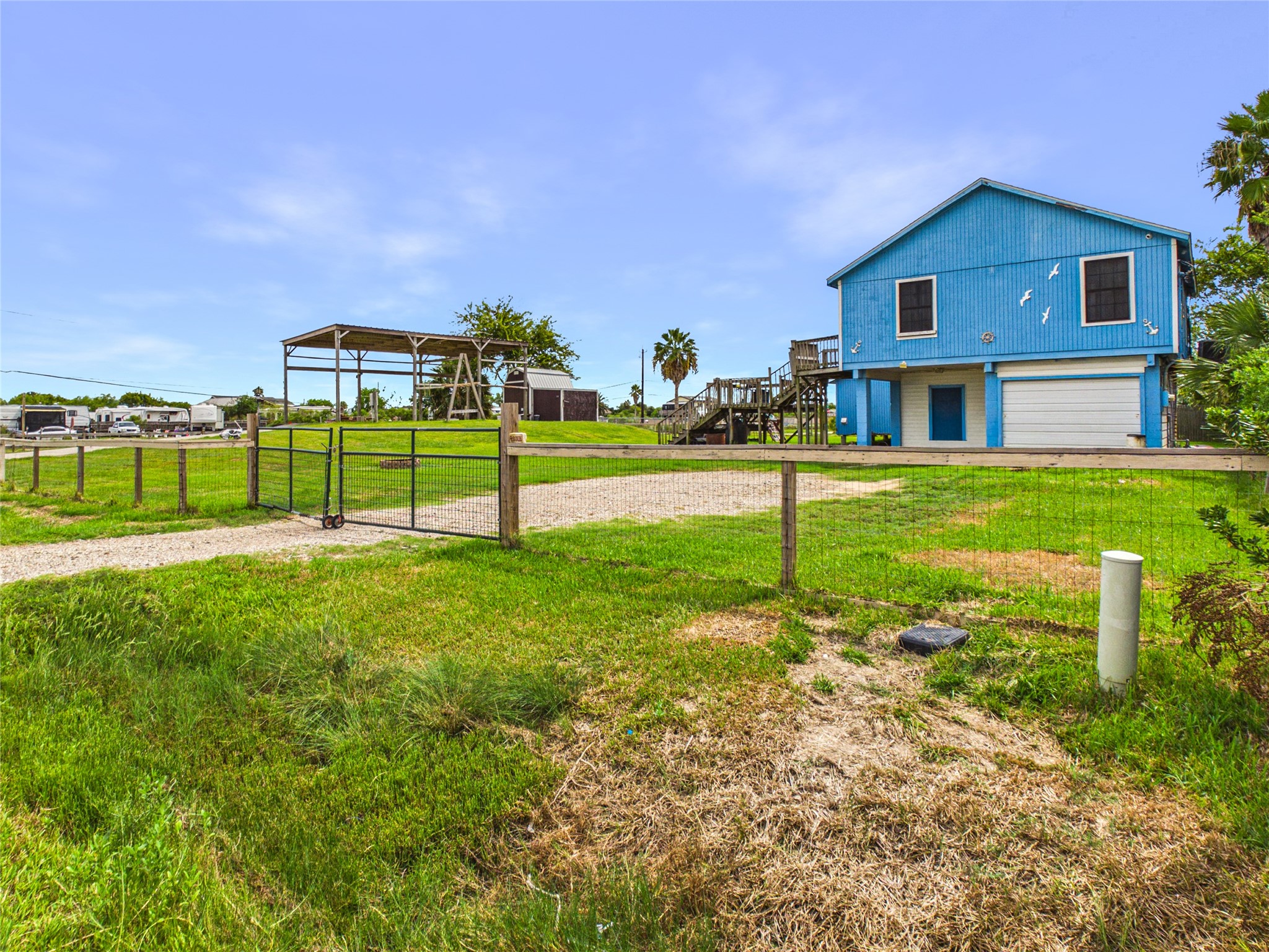 4607 Swan Street Property Photo 4