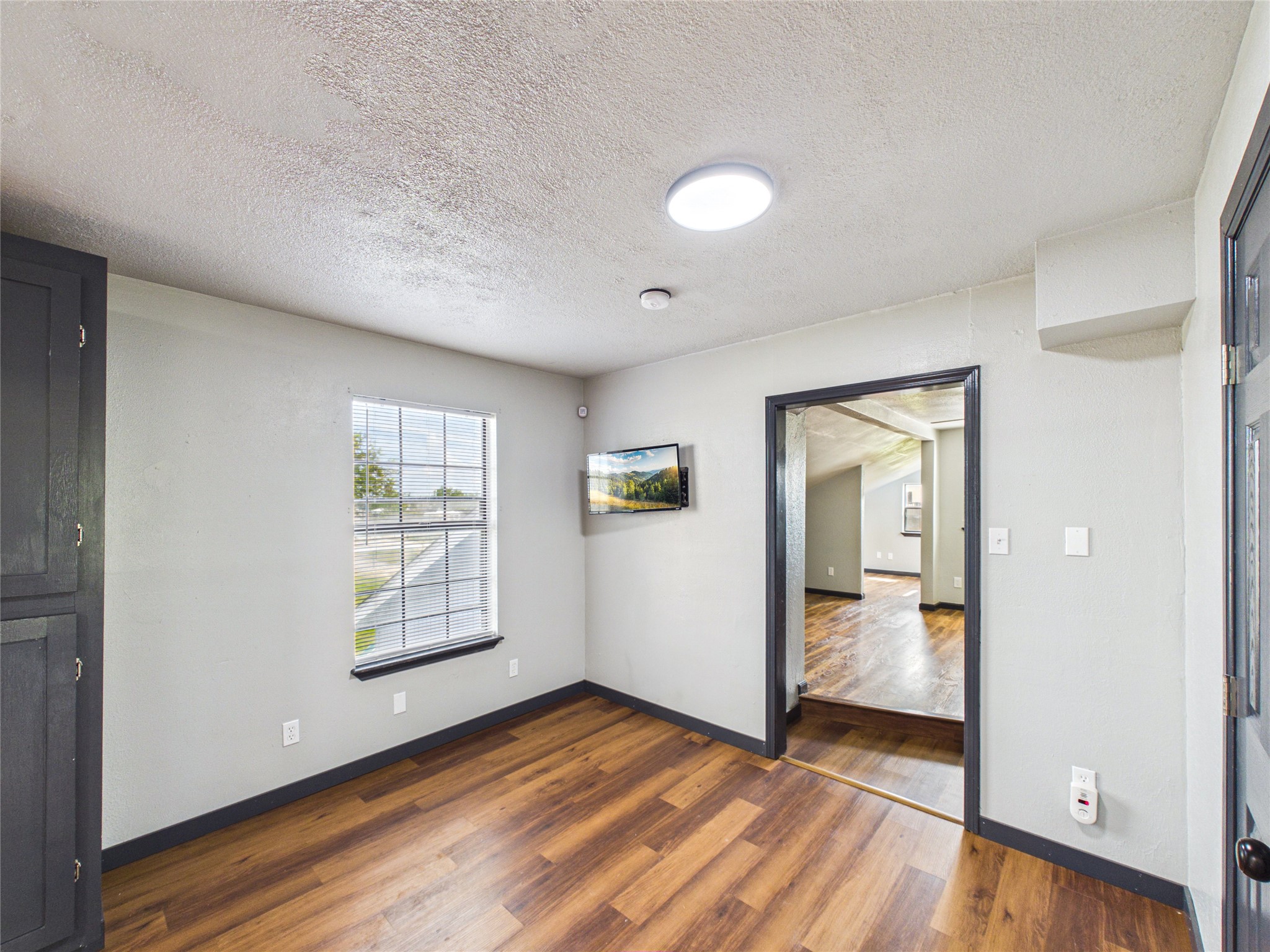 4607 Swan Street Property Photo 13