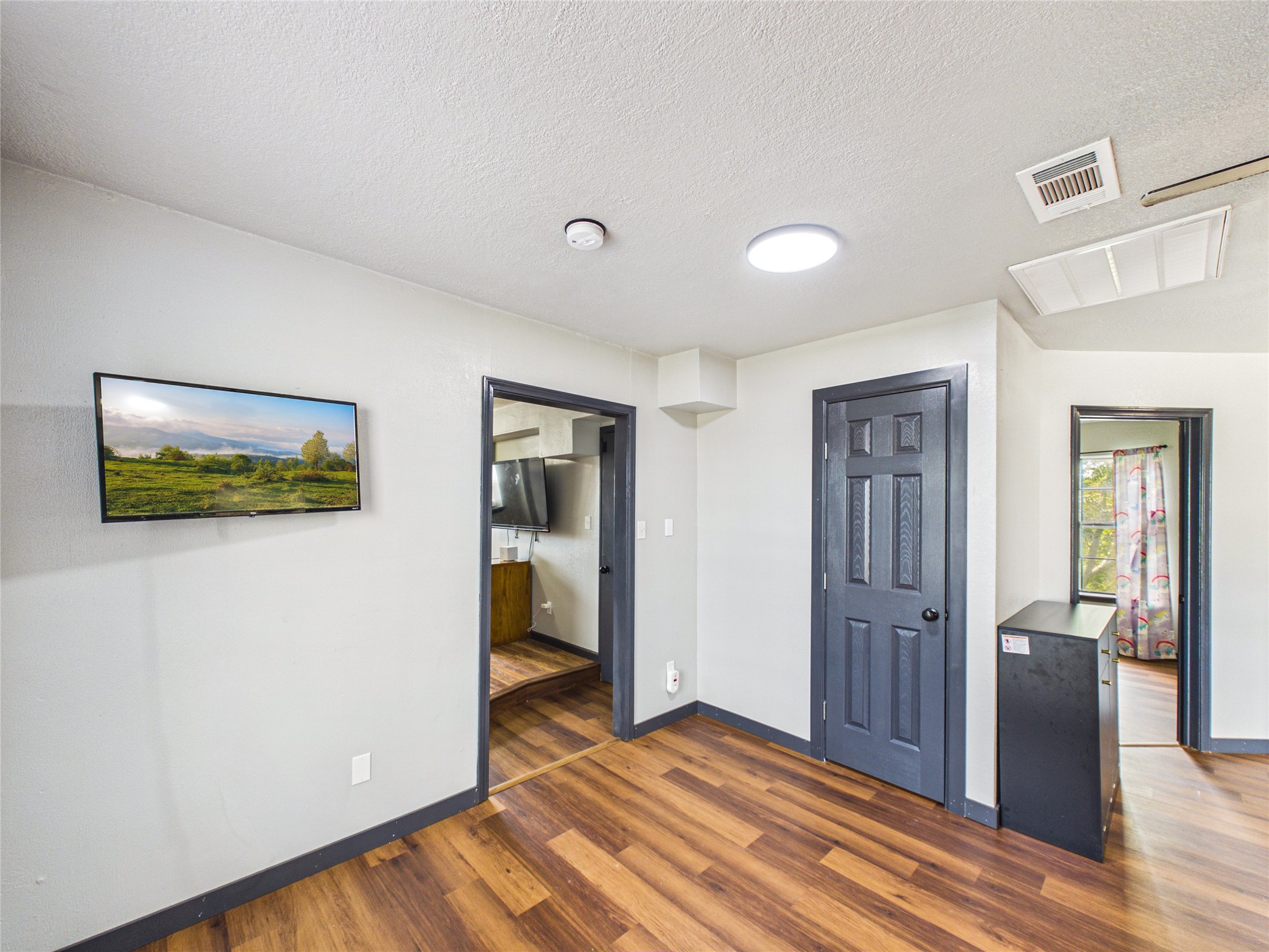 4607 Swan Street Property Photo 14