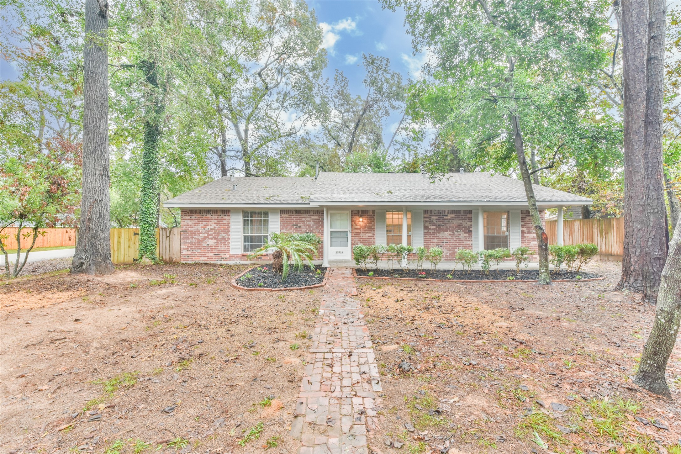 25726 Timber Lakes Drive Property Photo 2