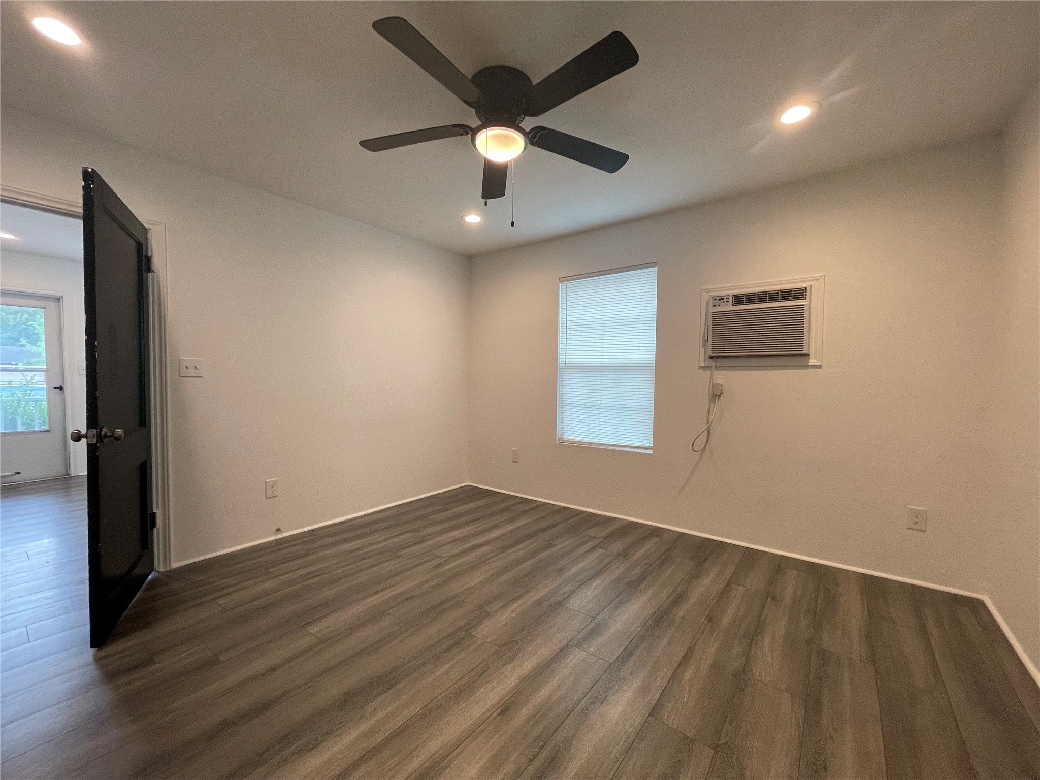 229 Neyland Street A Property Photo 6