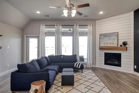 25110 Mountclair Hollow Lane Property Photo 6