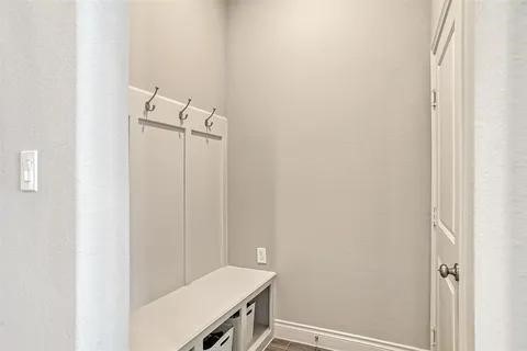 25110 Mountclair Hollow Lane Property Photo 14