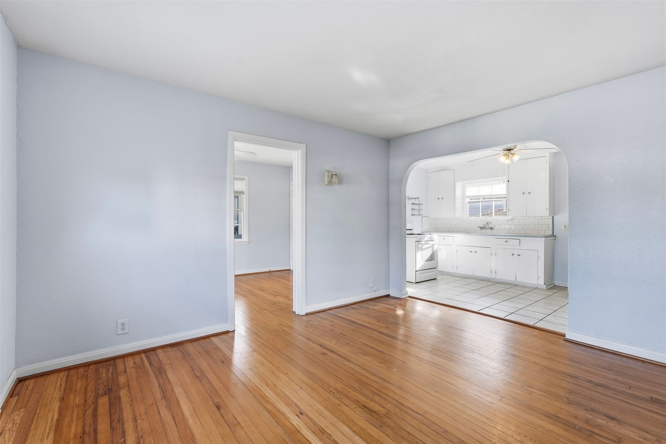 2223-1/2 Singleton Street Property Photo 3