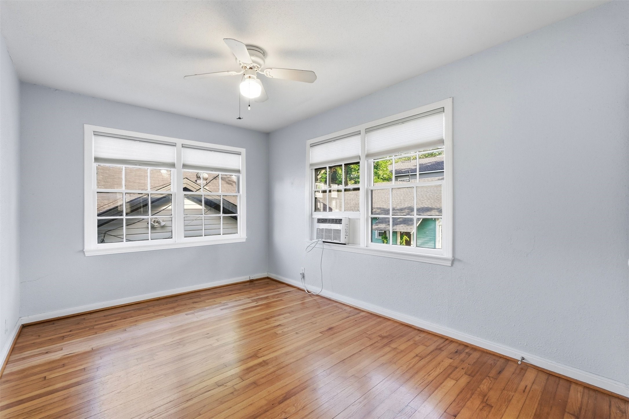2223-1/2 Singleton Street Property Photo 9