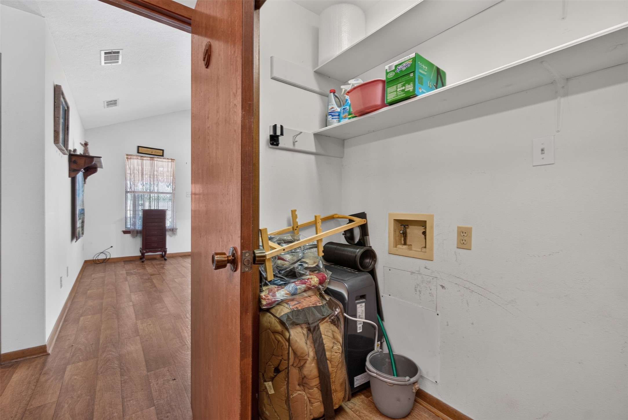 281 Lakeshore N Property Photo 15