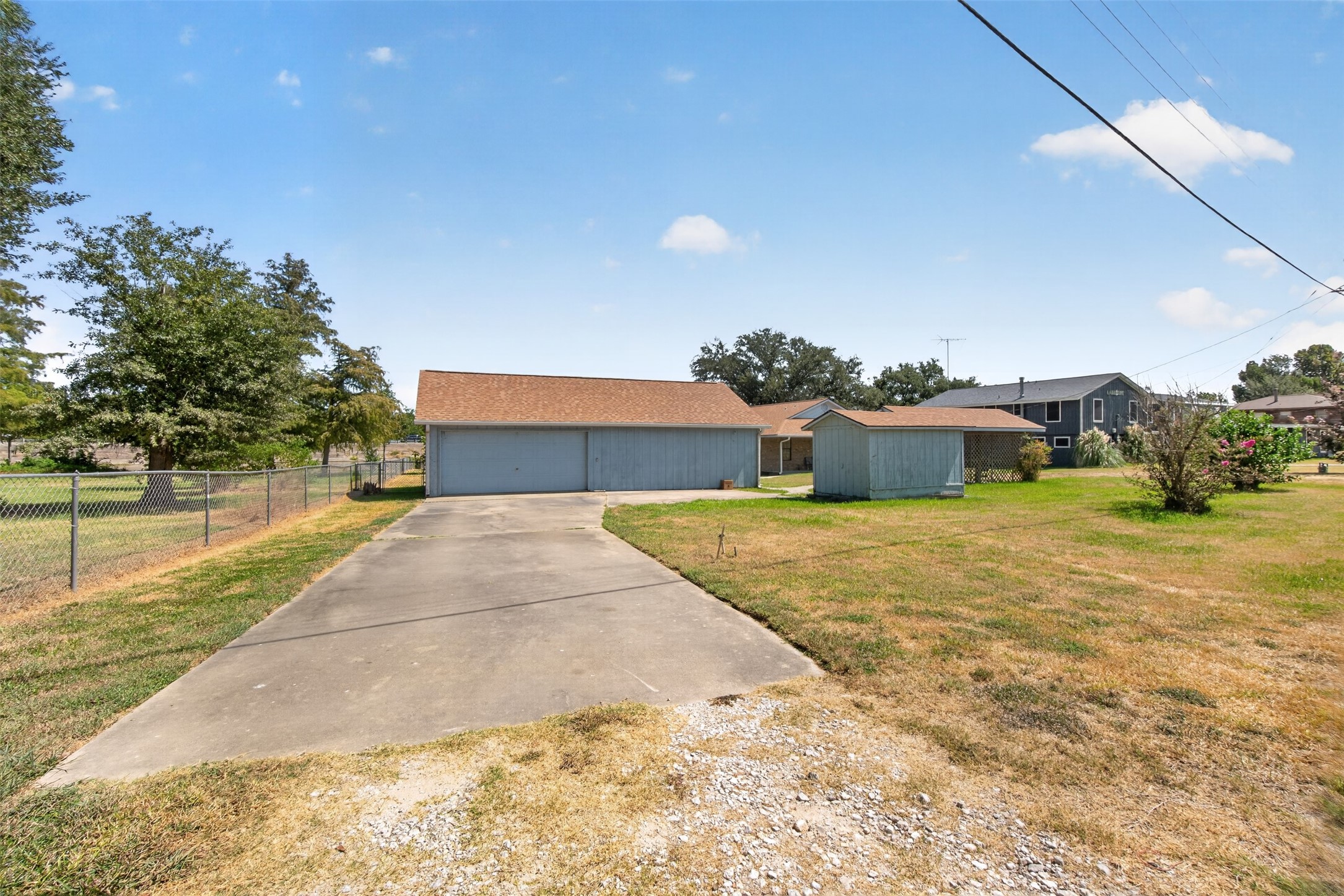 281 Lakeshore N Property Photo 26