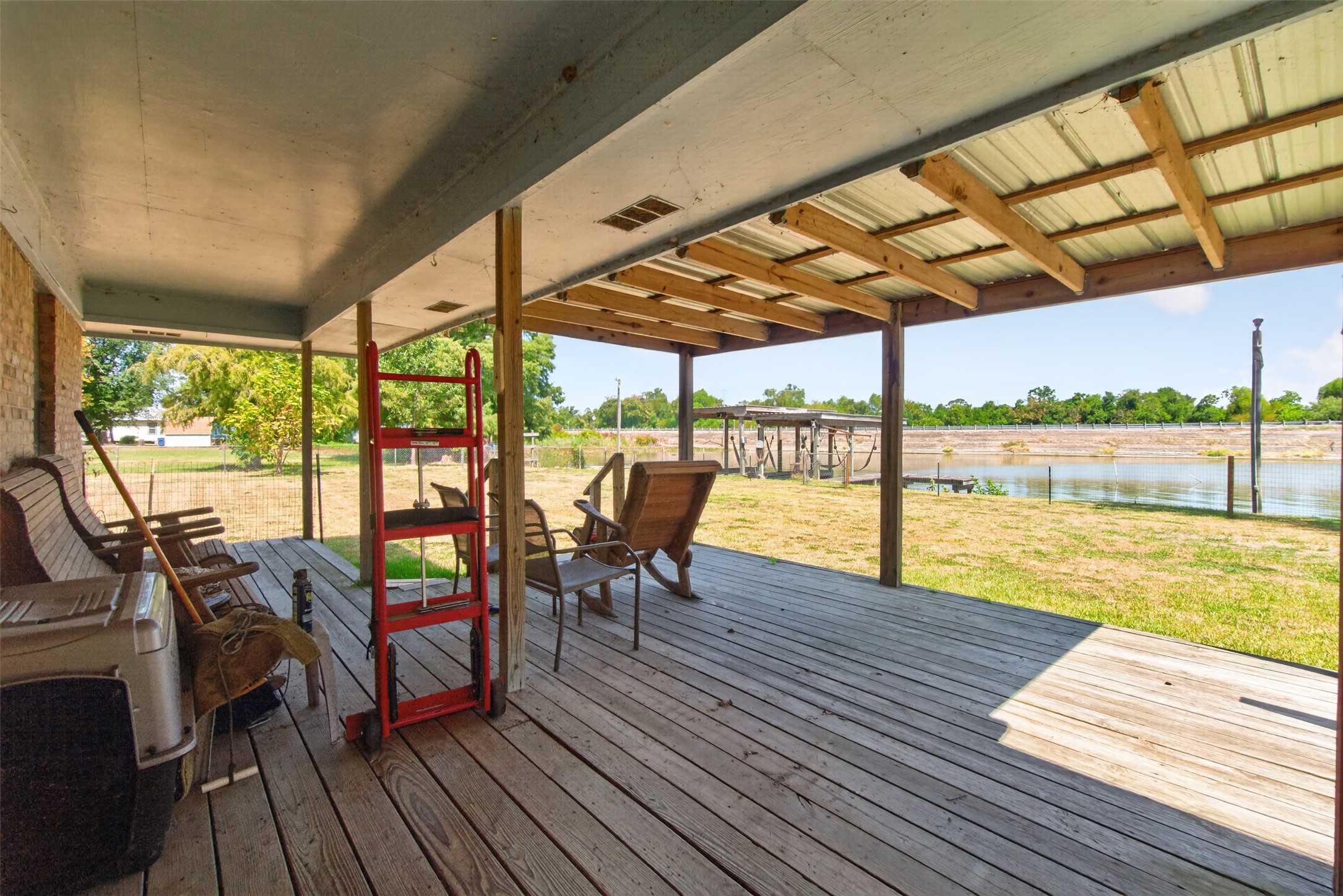 281 Lakeshore N Property Photo 29