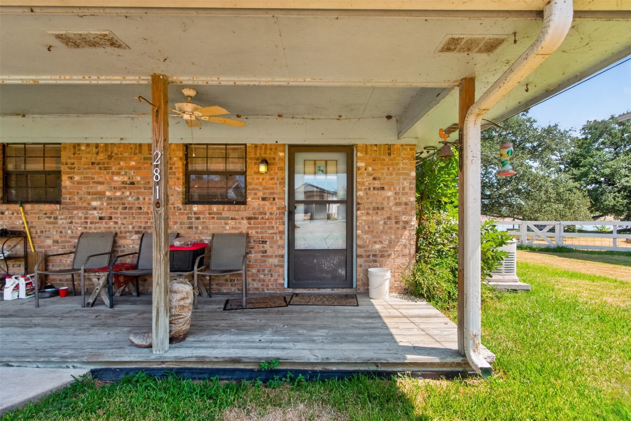 281 Lakeshore N Property Photo 30