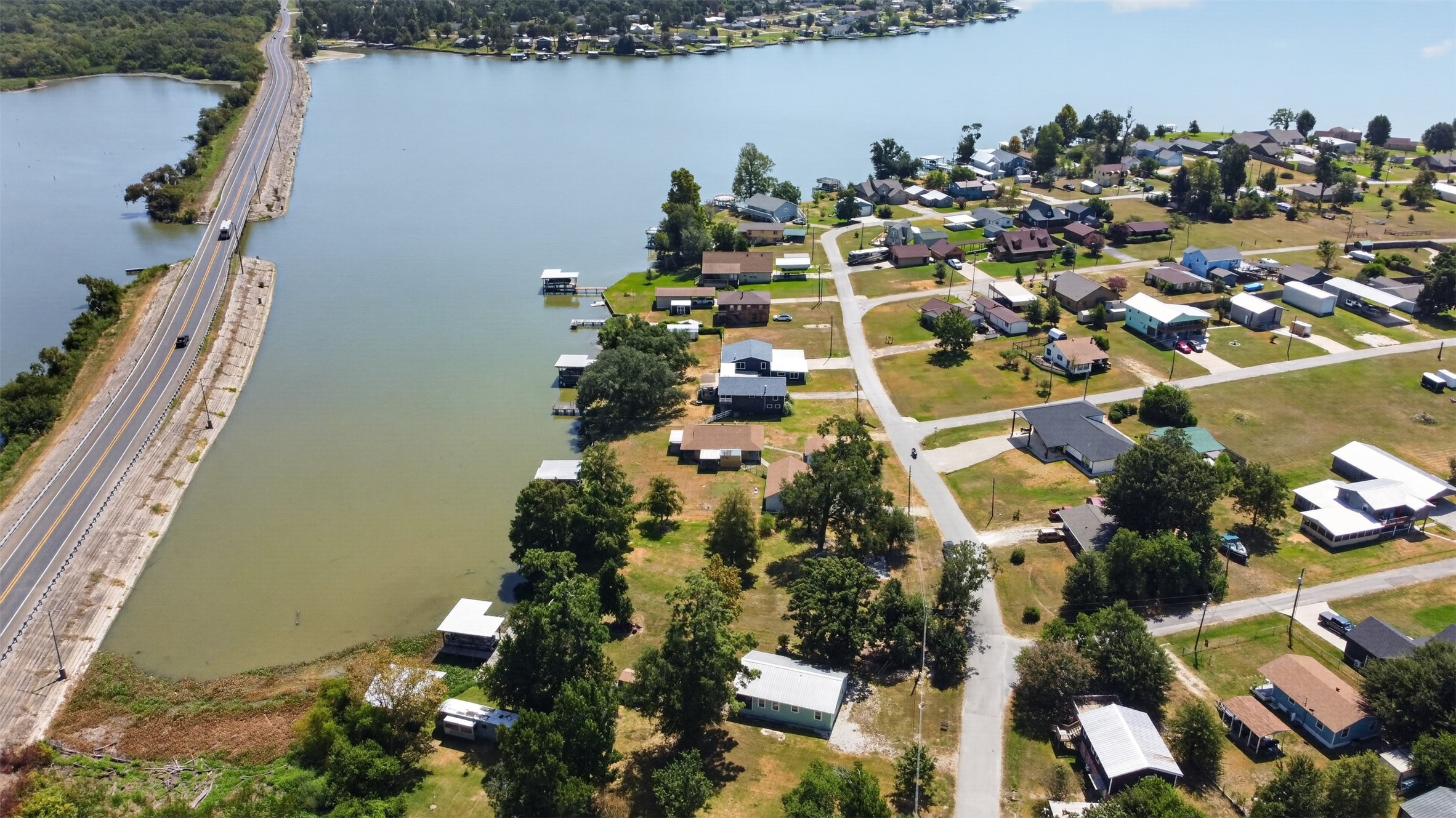 281 Lakeshore N Property Photo 43