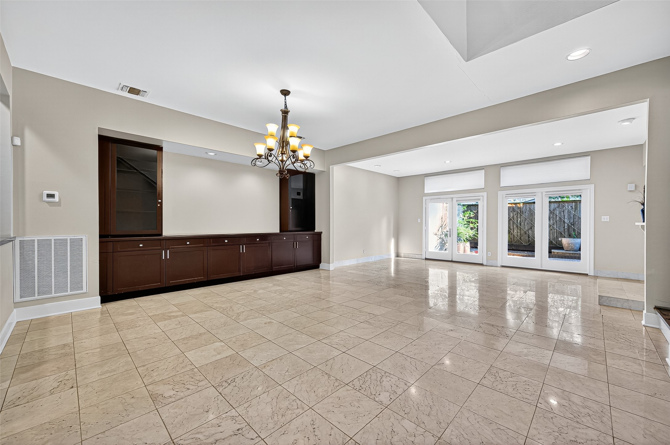 3027 Bissonnet Street Property Photo 8