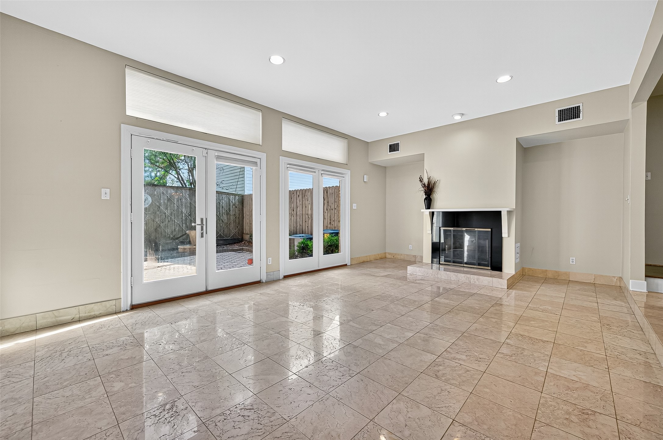 3027 Bissonnet Street Property Photo 9