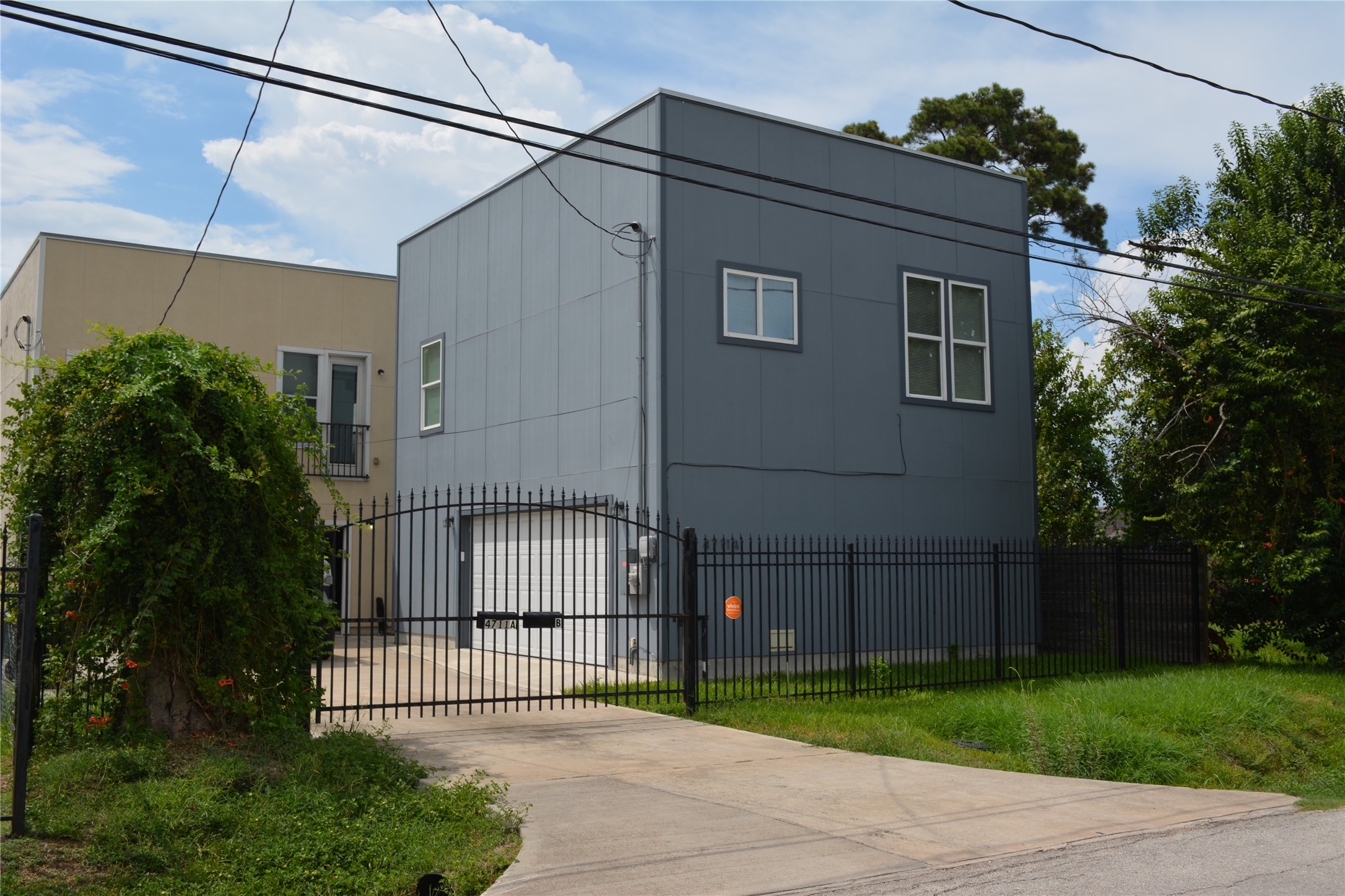4711 Sayers Street A Property Photo 1