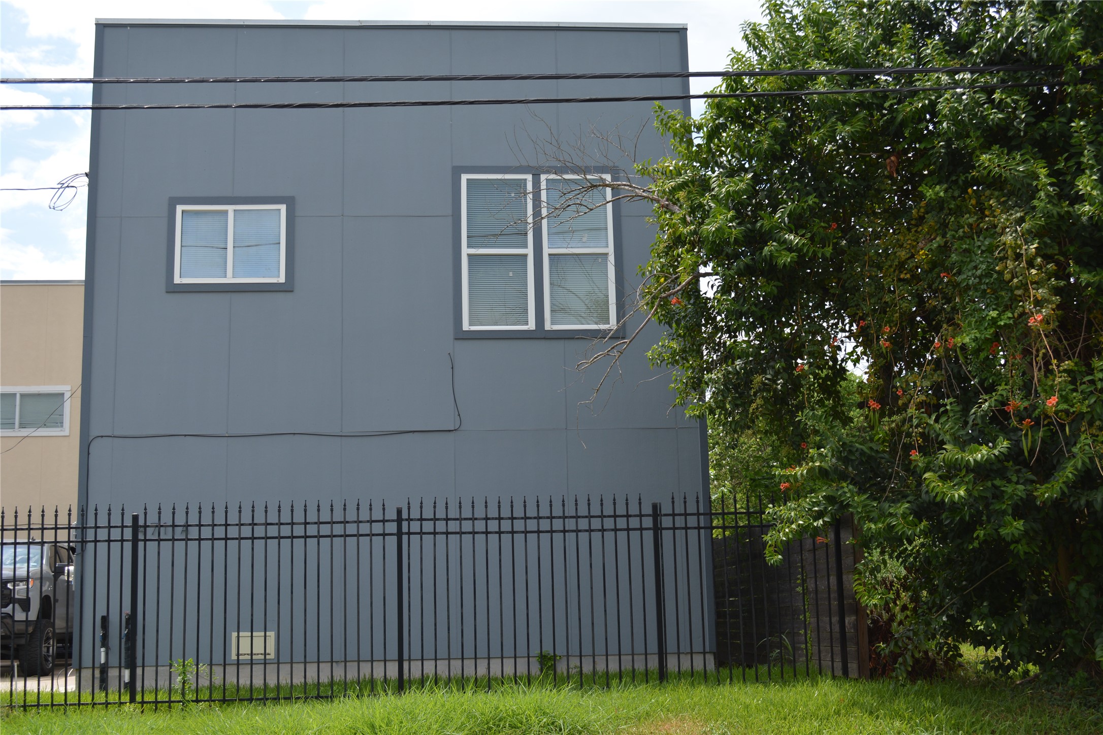 4711 Sayers Street A Property Photo 2