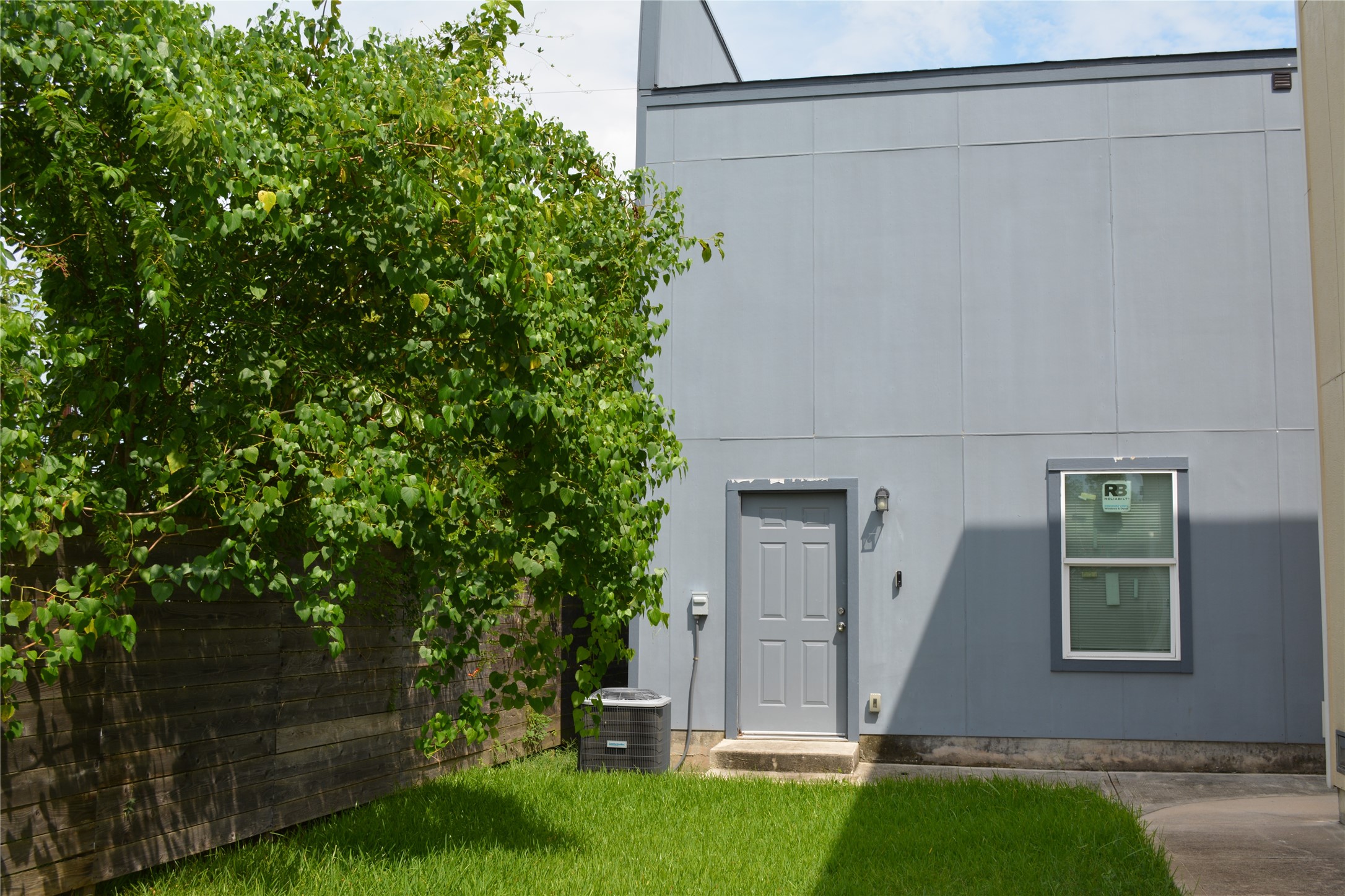 4711 Sayers Street A Property Photo 5