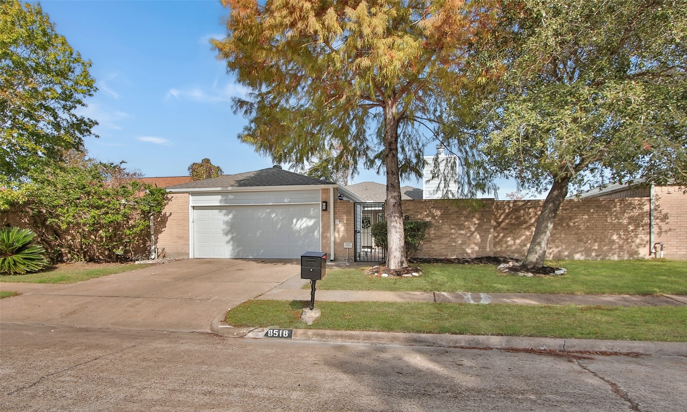 8518 Furlong Lane Property Photo 2