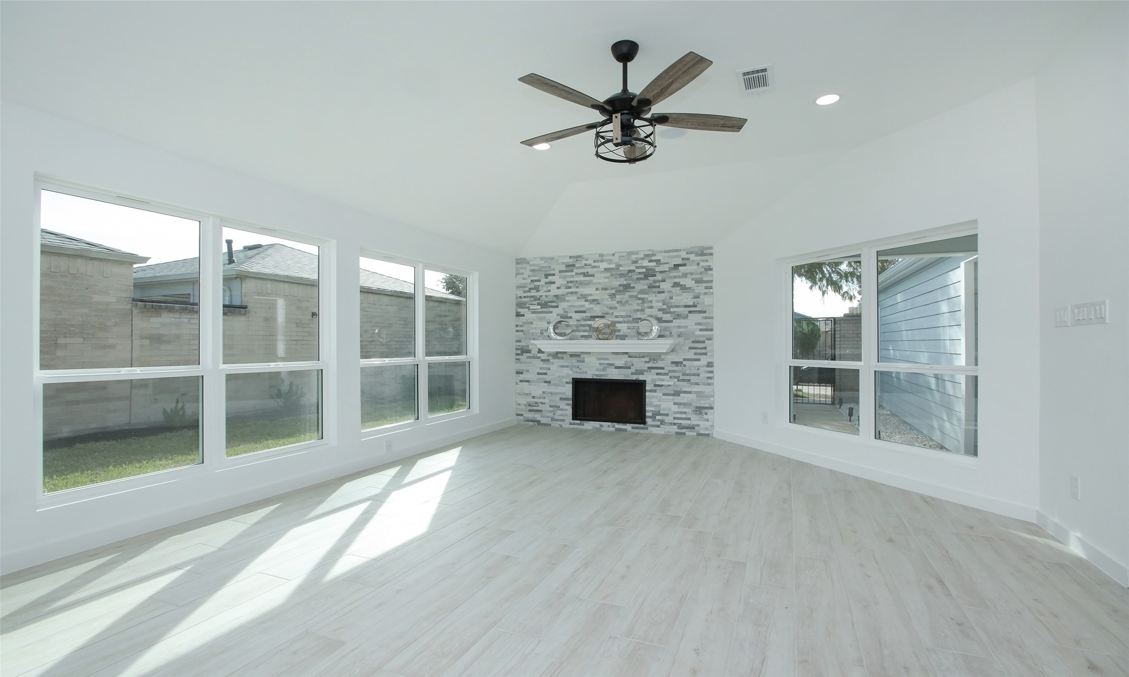8518 Furlong Lane Property Photo 8