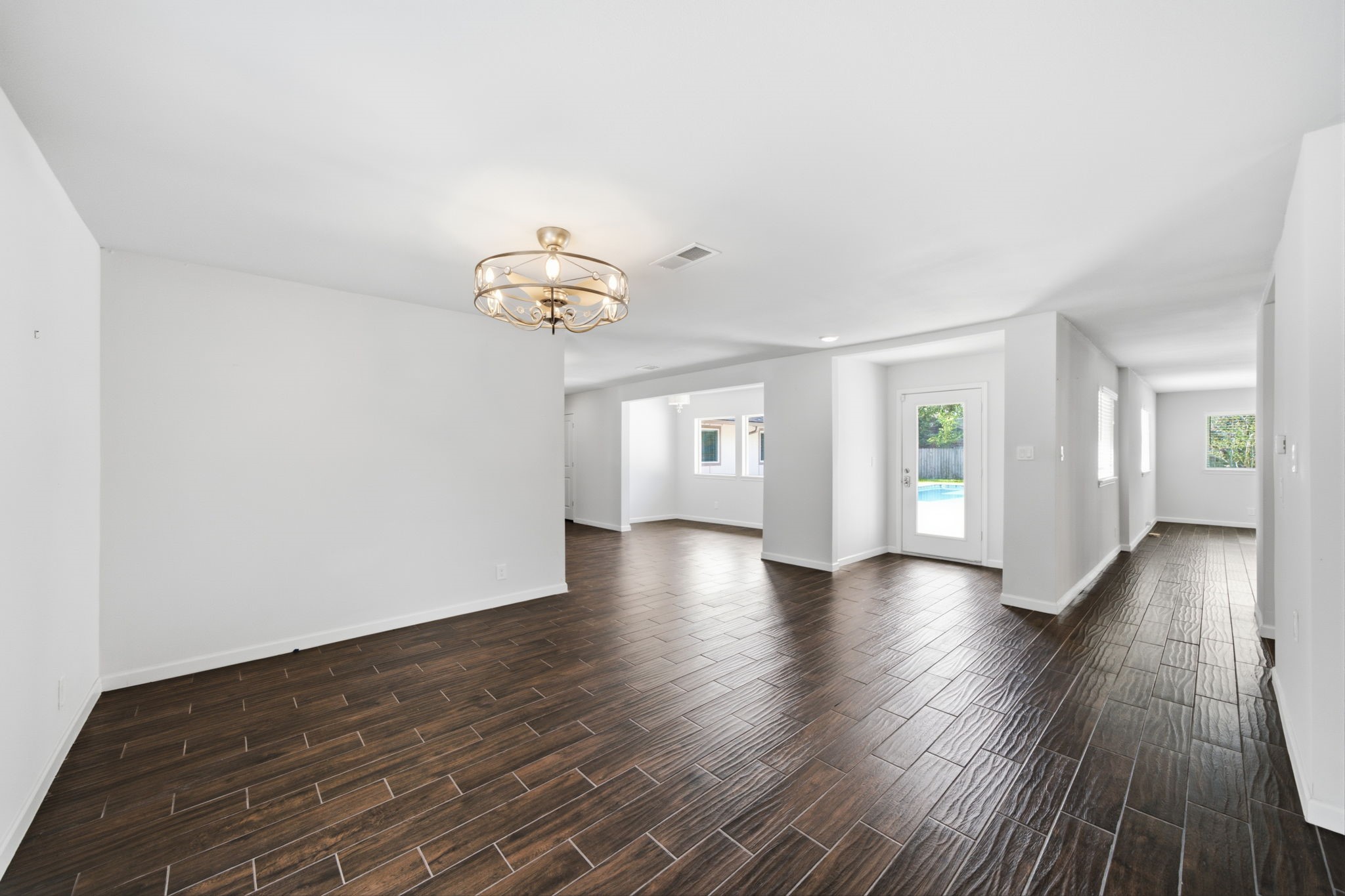 7701 Nairn Street Property Photo 7