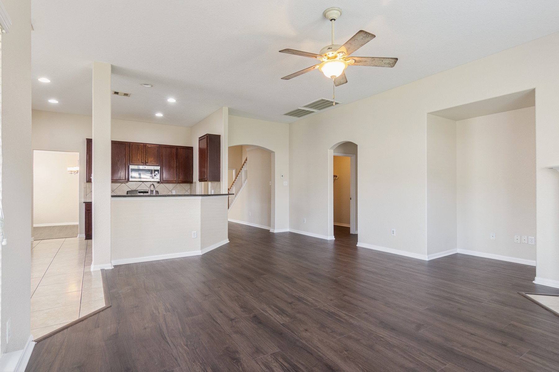 14522 Round Mountain Drive Property Photo 6