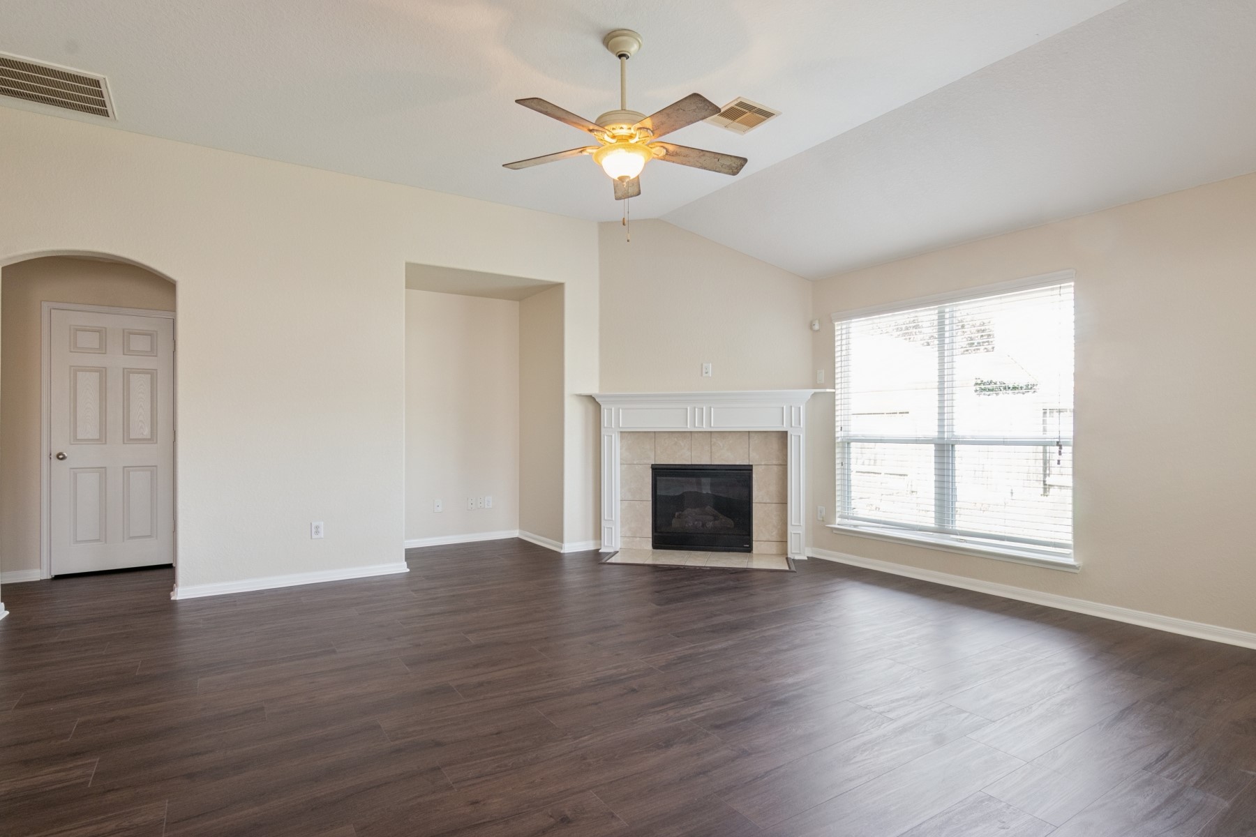 14522 Round Mountain Drive Property Photo 7