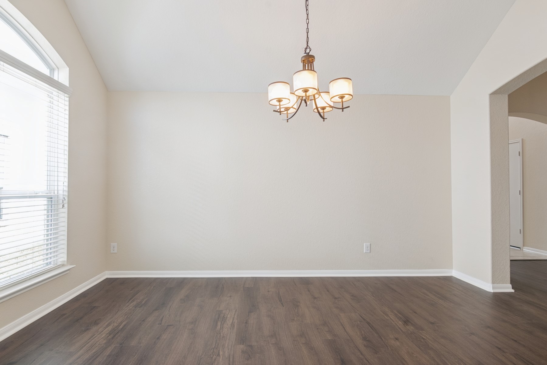 14522 Round Mountain Drive Property Photo 9