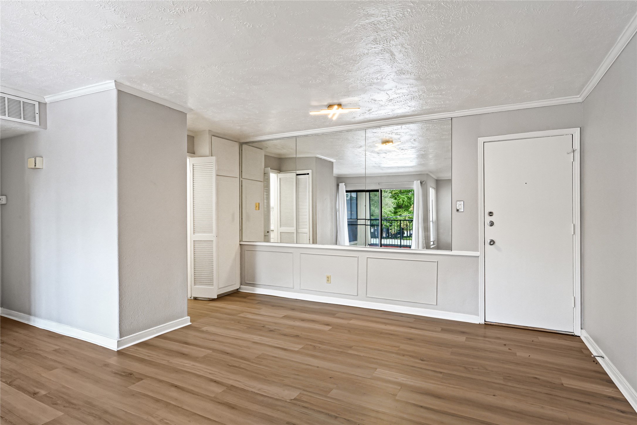 800 Post Oak Boulevard 75 Property Photo 2