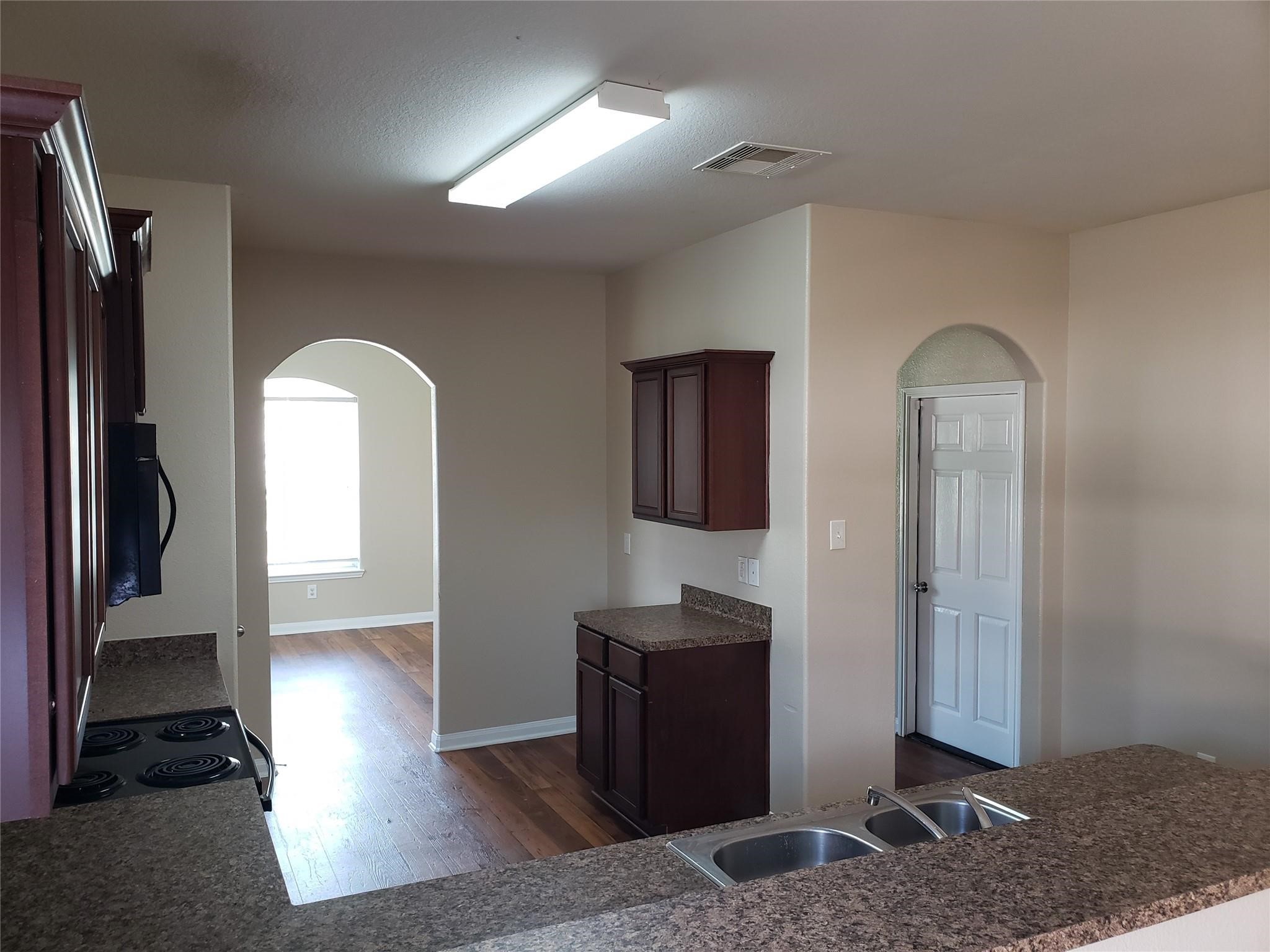 5619 Straight Way Property Photo 9