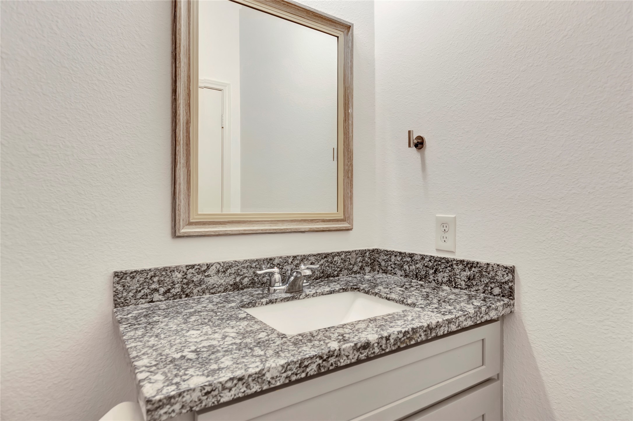 2030 Rosalee Street Property Photo 11