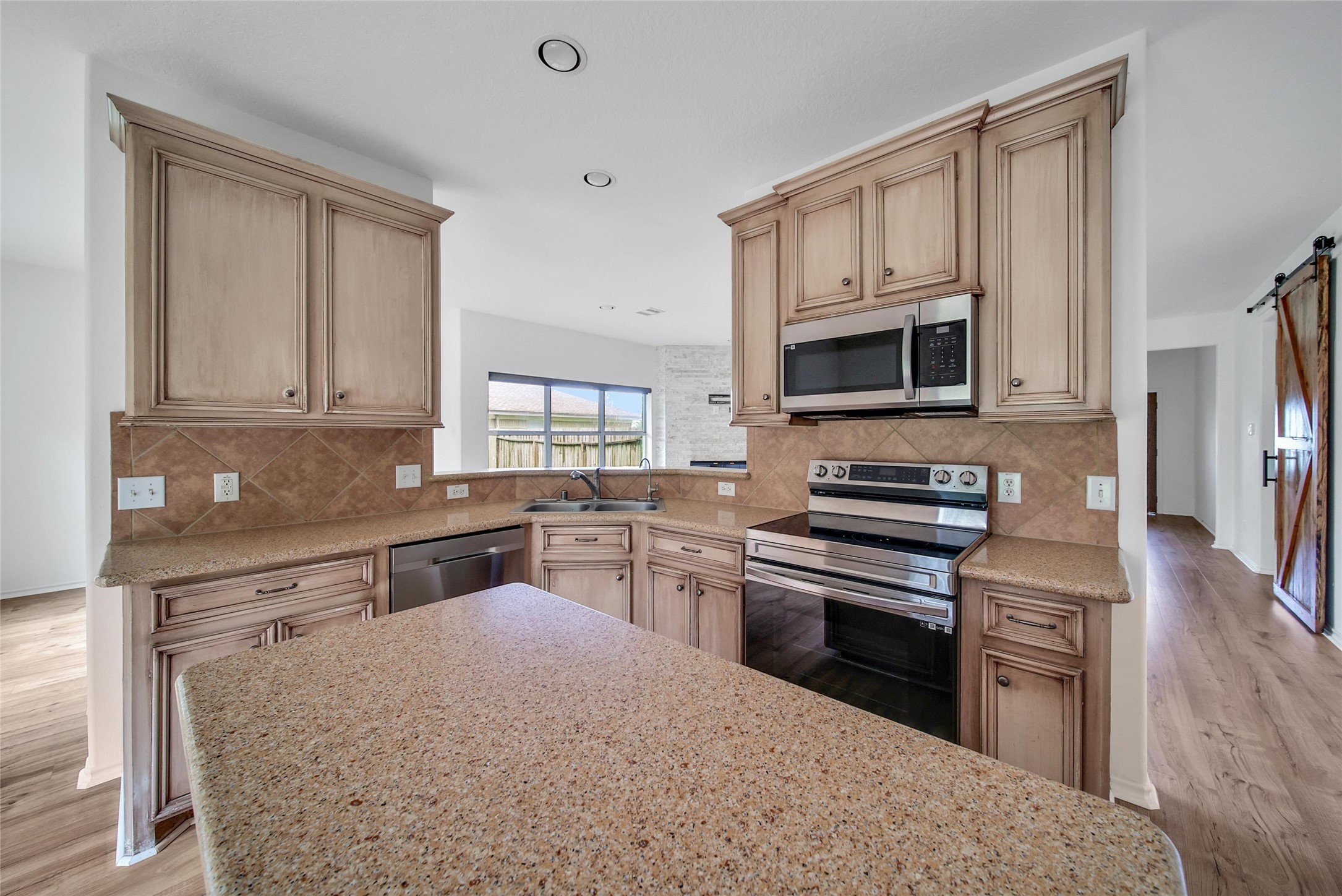 15575 Kitty Hawk Drive Property Photo 8