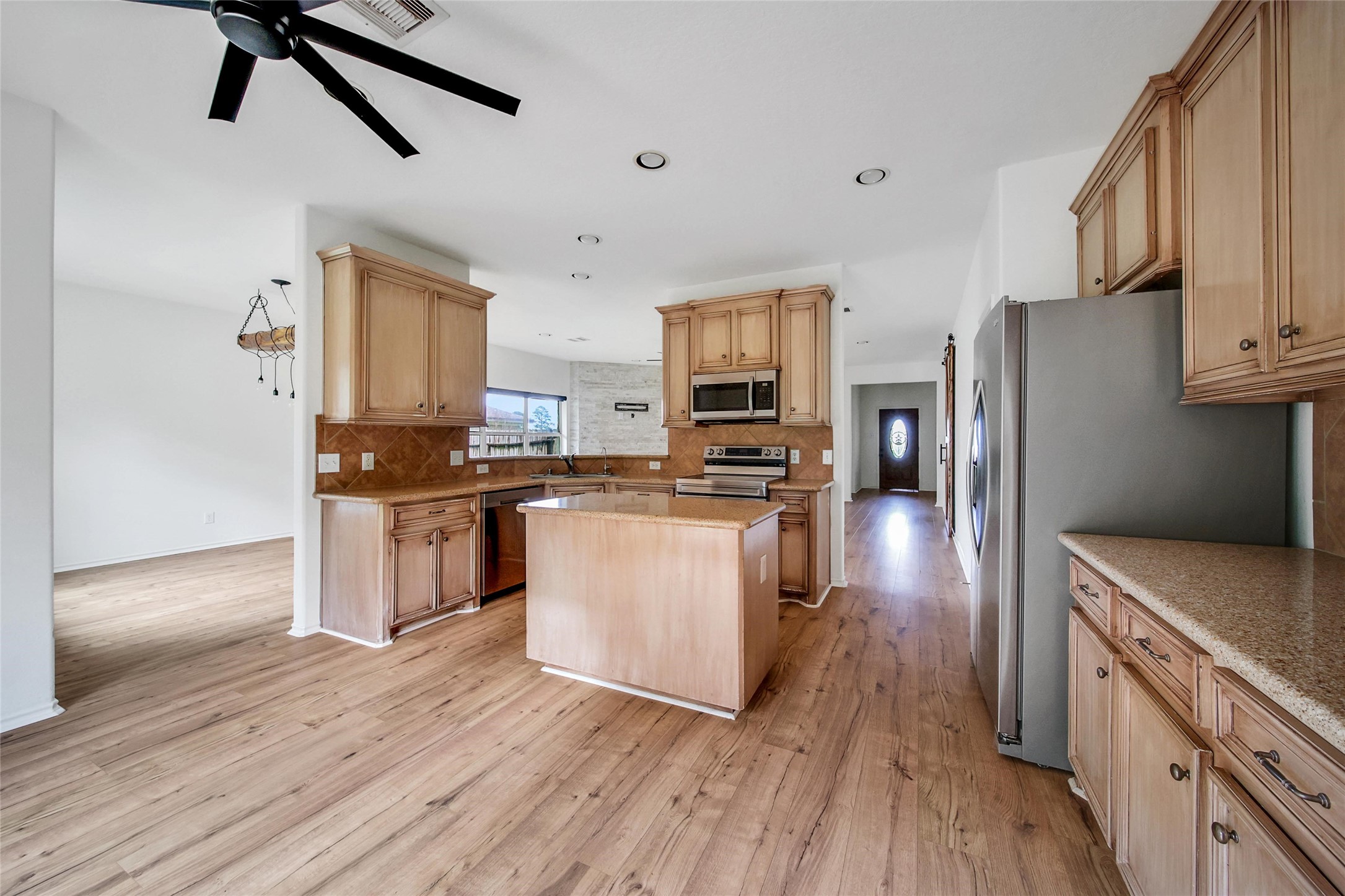 15575 Kitty Hawk Drive Property Photo 9