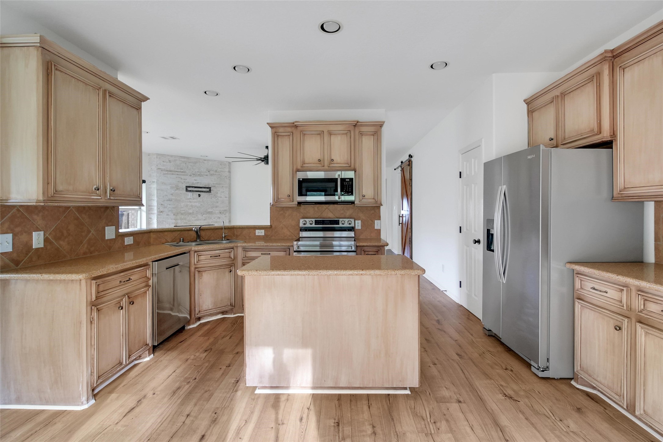 15575 Kitty Hawk Drive Property Photo 11