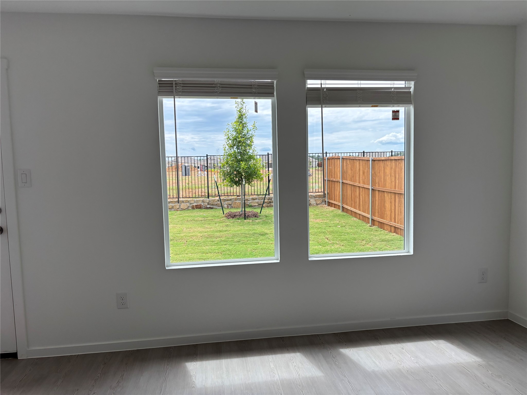 26827 Scarlet Willow Drive Property Photo 6