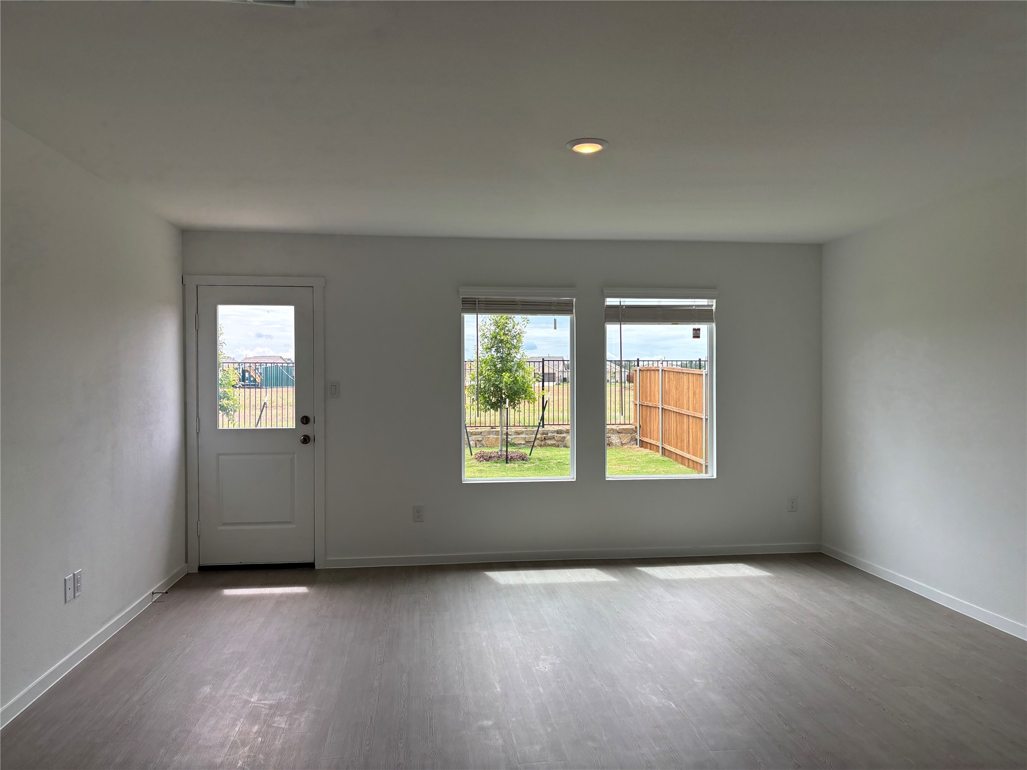 26827 Scarlet Willow Drive Property Photo 7