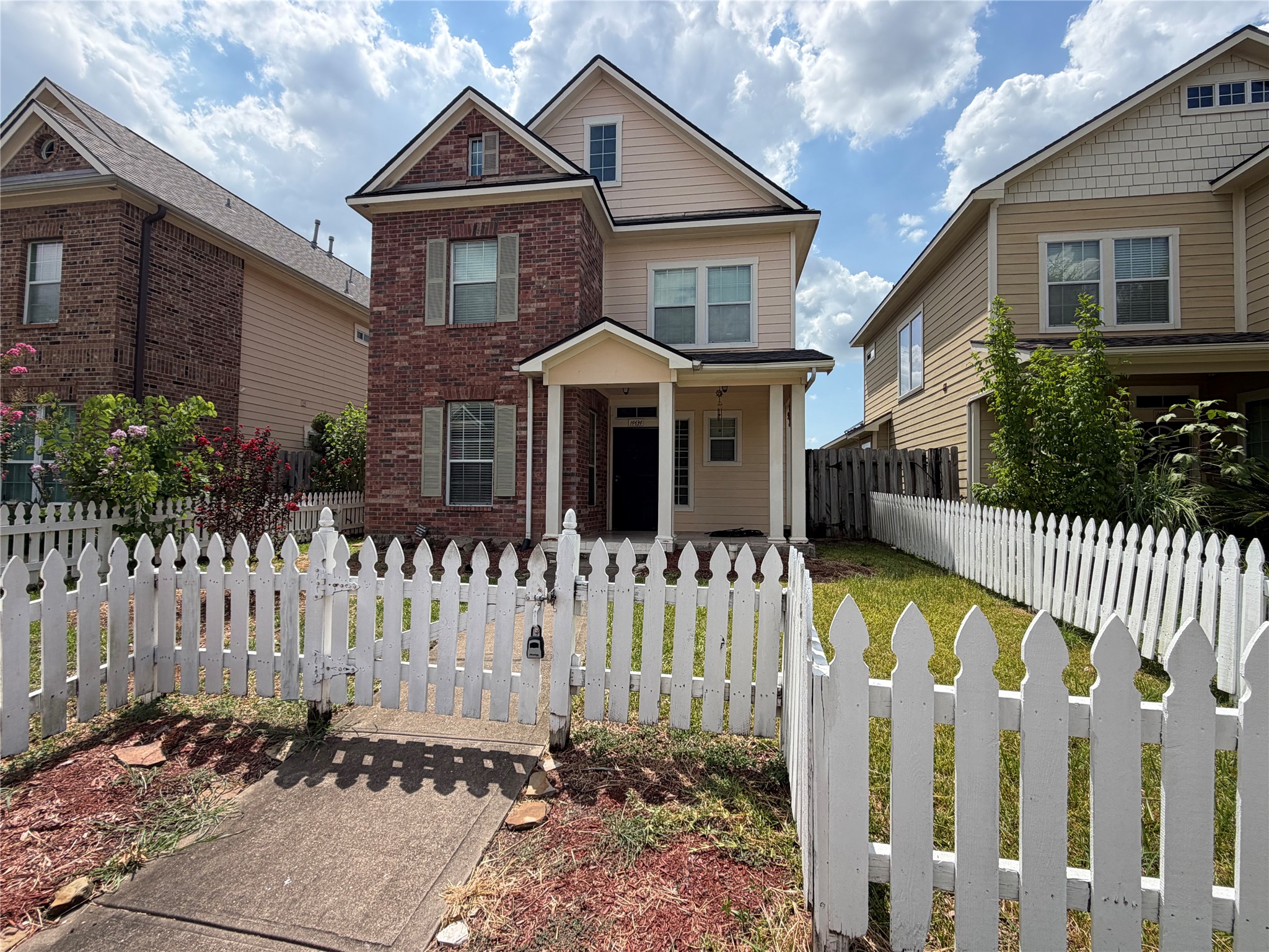 14434 Summer Garden Drive Property Photo 3
