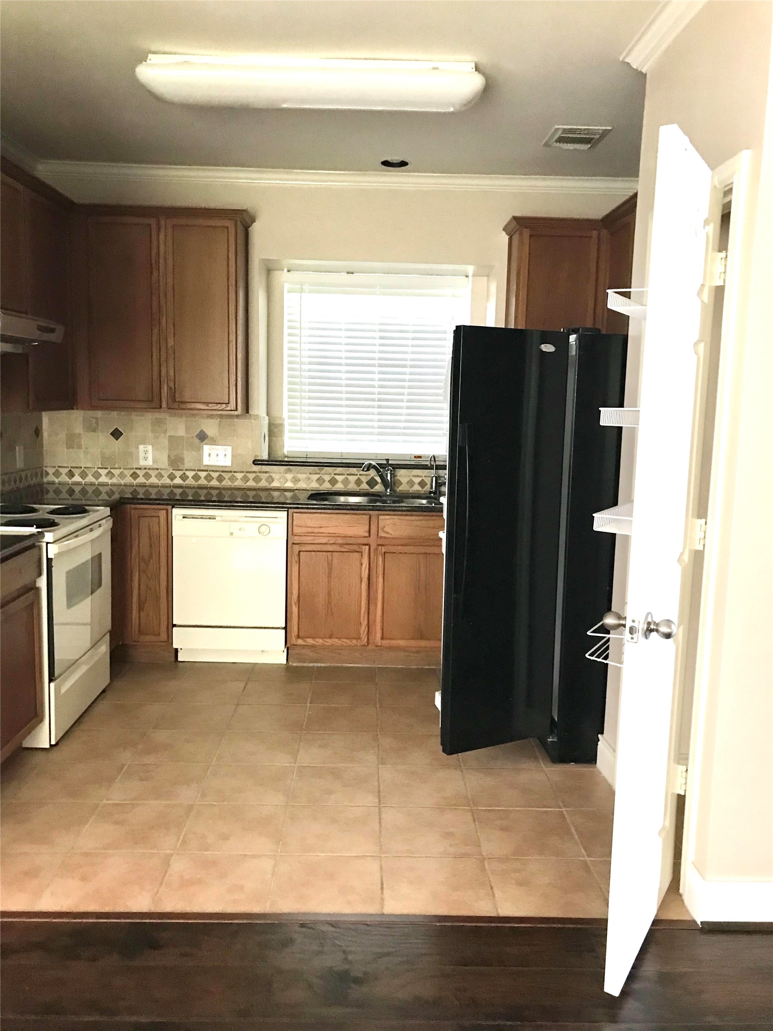 14434 Summer Garden Drive Property Photo 7