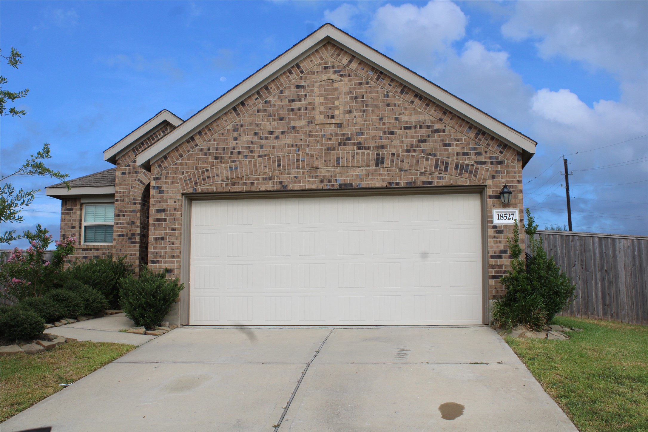 18527 Gold Hollow Court Property Photo 1