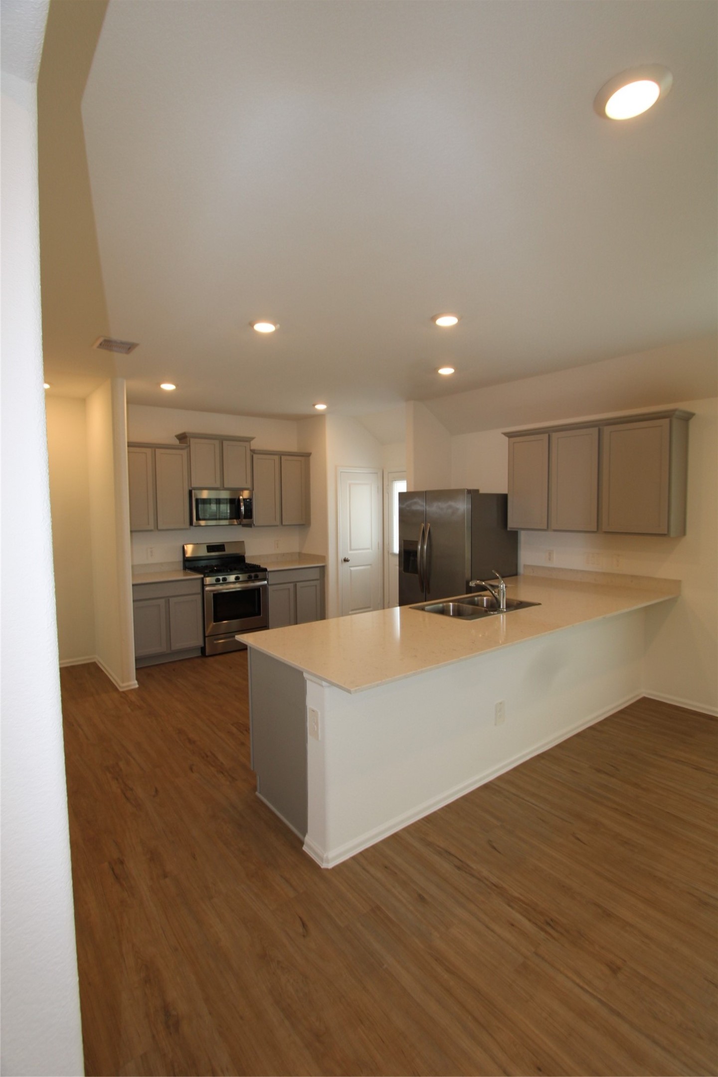 18527 Gold Hollow Court Property Photo 3