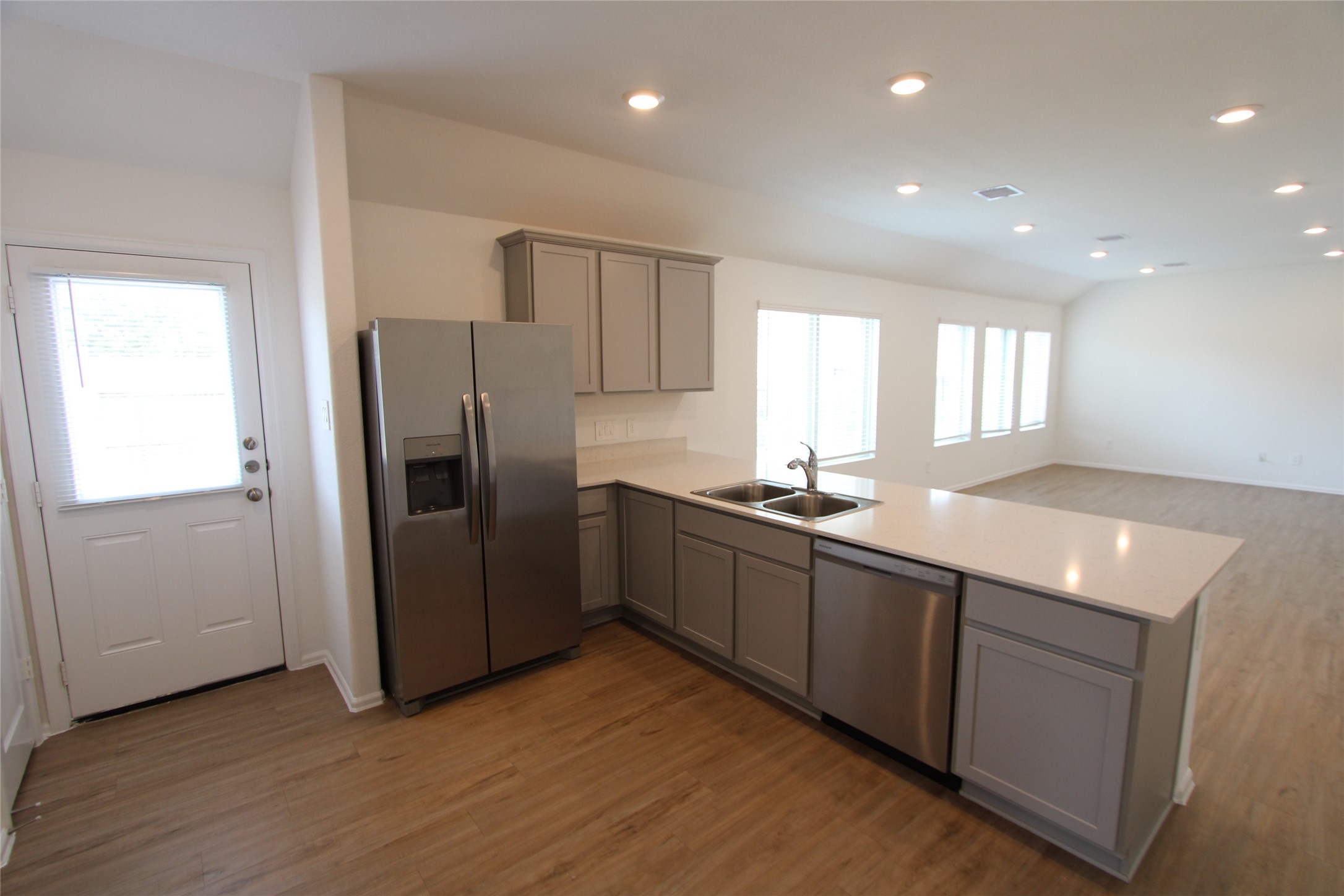 18527 Gold Hollow Court Property Photo 5
