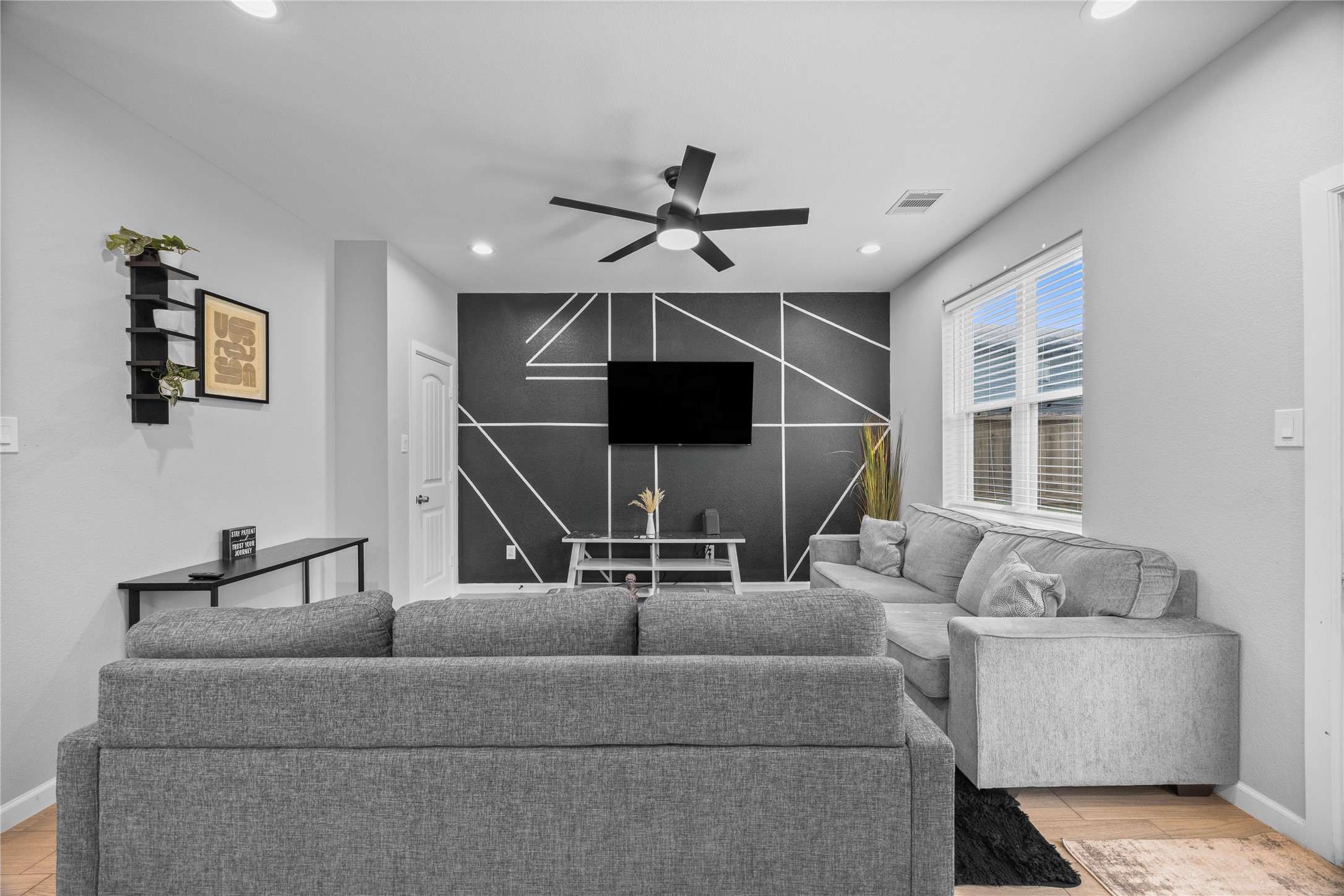 7418 Mount Street Property Photo 11