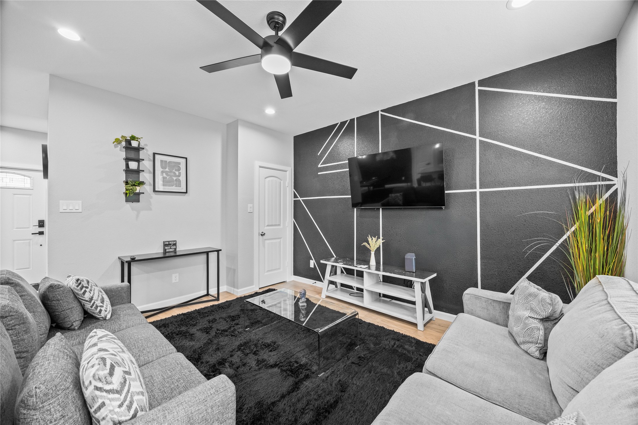 7418 Mount Street Property Photo 12