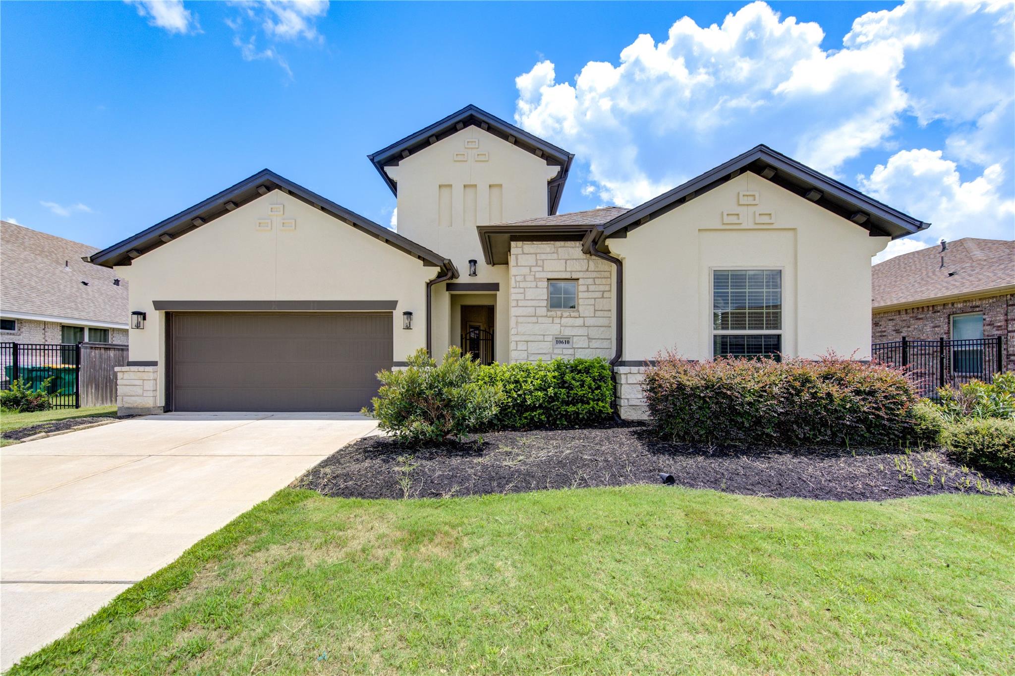 10610 Hazel Hills Drive Property Photo 1