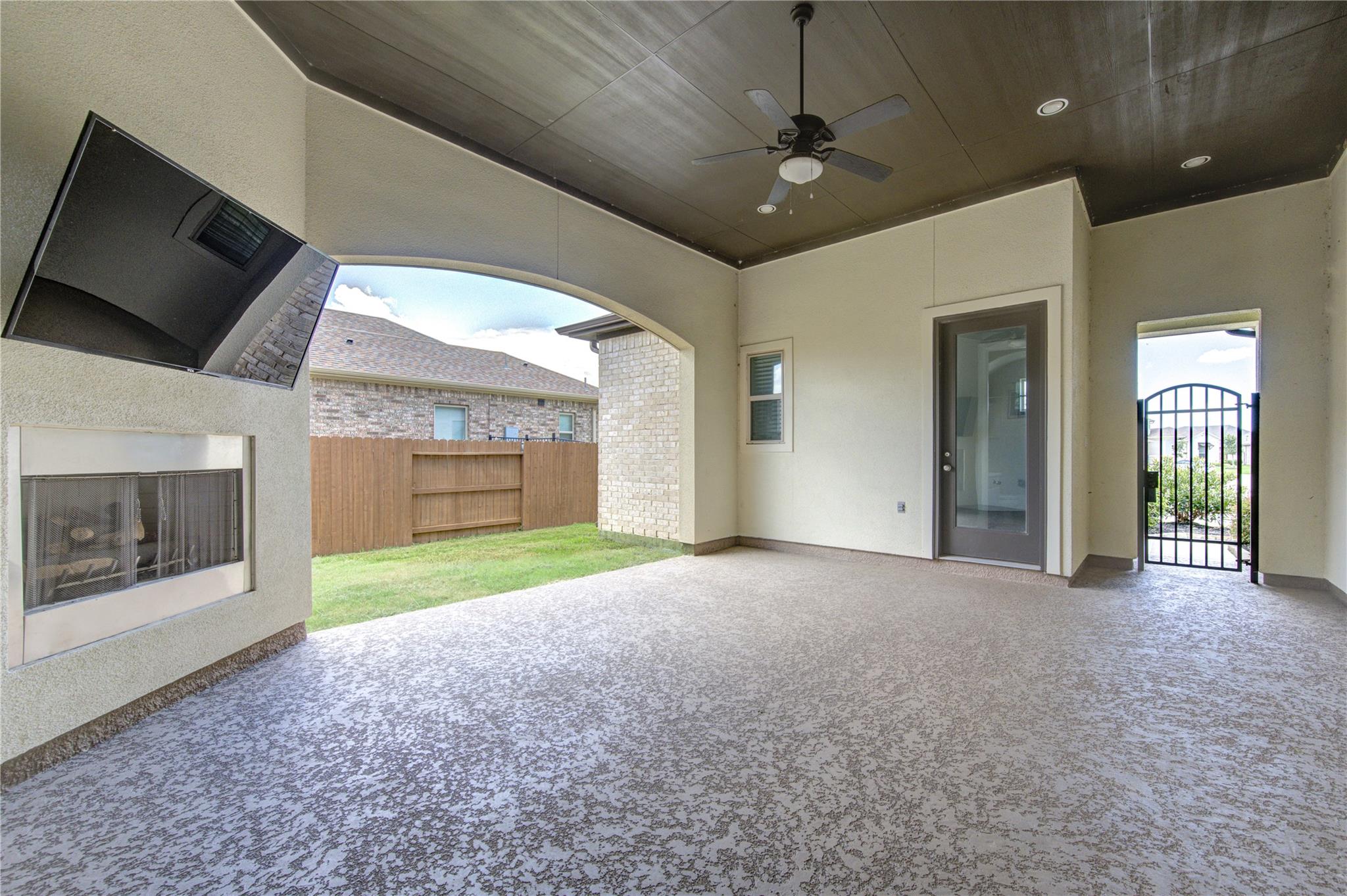 10610 Hazel Hills Drive Property Photo 4