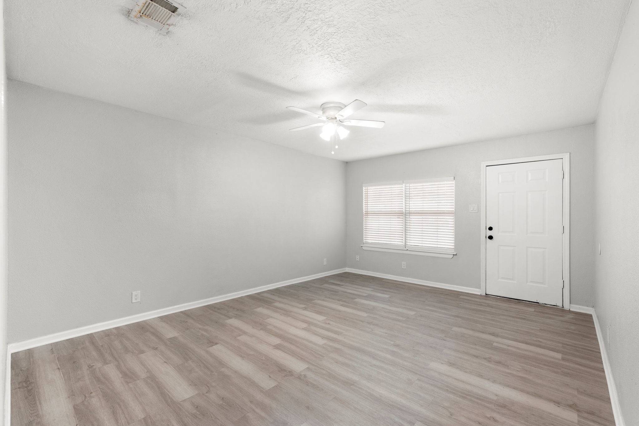 7938 Snowden Street Property Photo 6
